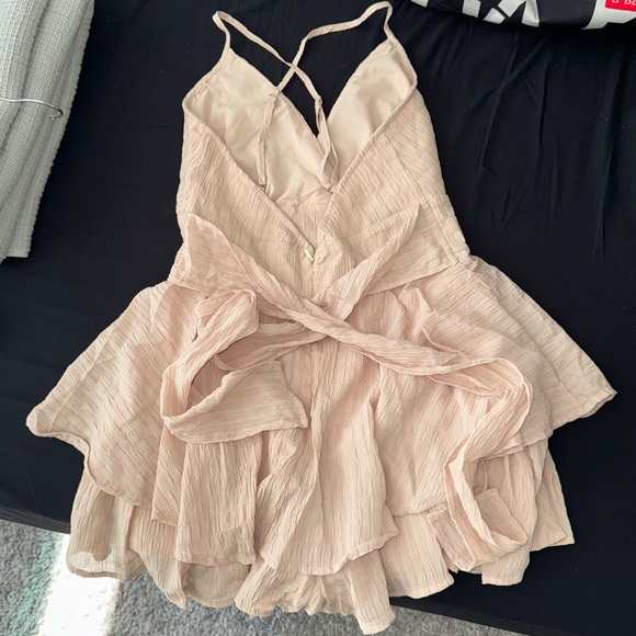 Tie back Romper - Picture 3 of 8